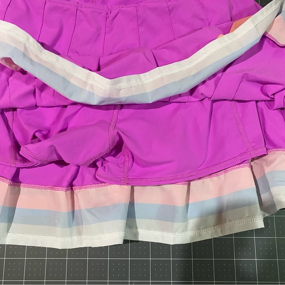 Lilly Pulitzer Loren Luxletic UPF 50+ Amethyst Stripe Hem Pleat Skort Medium - Picture 6 of 10